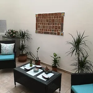Casa Valeria 2* Aeroporto di Catania Fontana Rossa